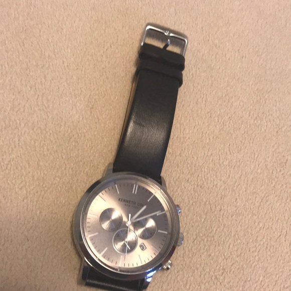 Kenneth Cole Men Watch - Picture 4 of 4